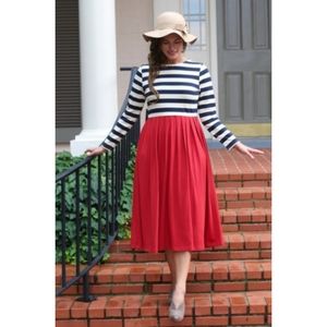 Dainty jewells sidewalk stroll dress